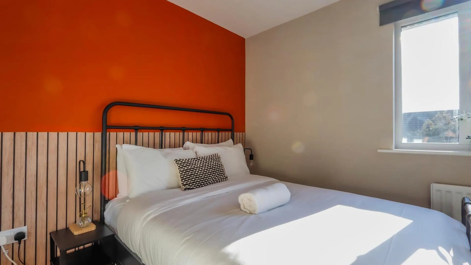 Noah Suite By Koya Homes - 2-Bed Apartment, Cardiff City Stadium View & Free Parking 0*,  United Kingdom