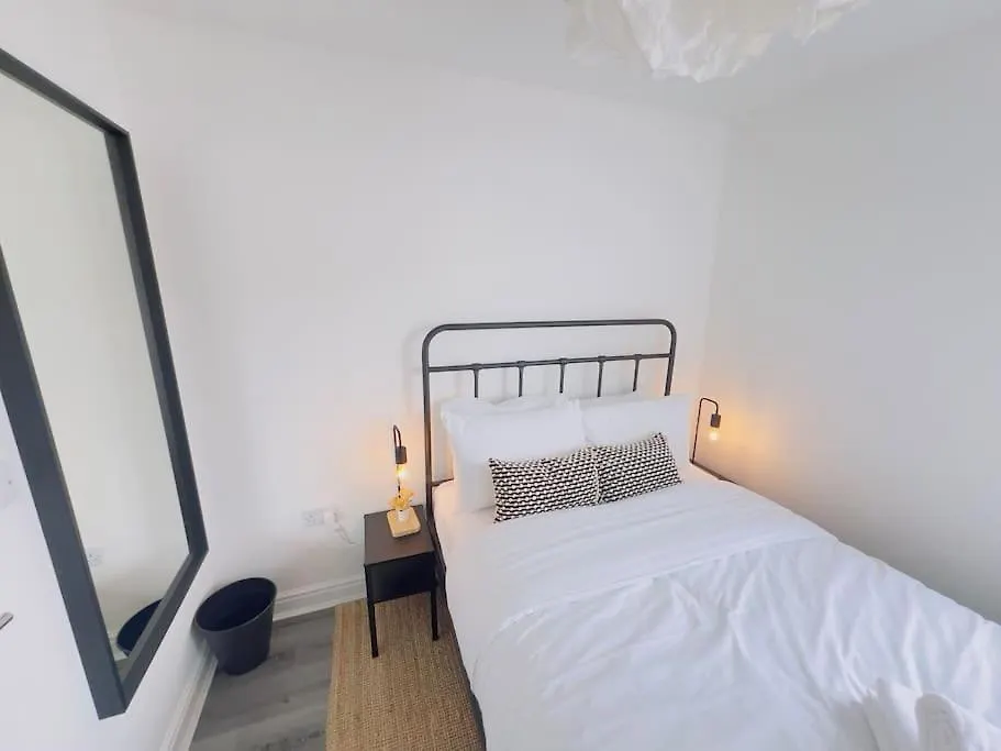 Noah Suite By Koya Homes - 2-Bed Apartment, Cardiff City Stadium View & Free Parking Holiday home